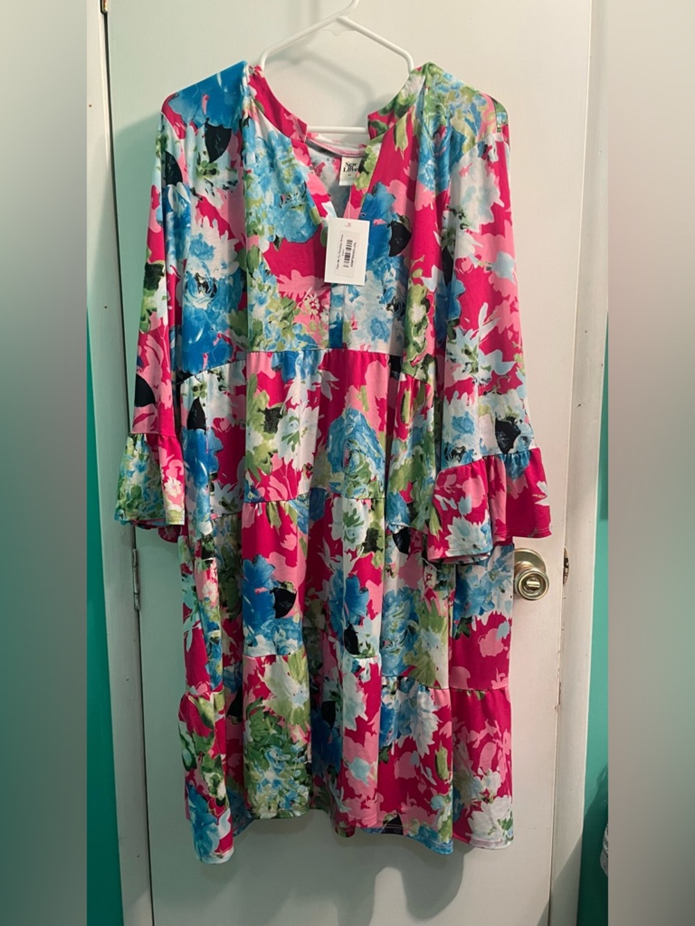 Sew in Love Pink Floral Tiered V‑Neck dress